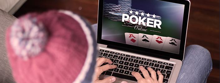 laptop displaying poker game