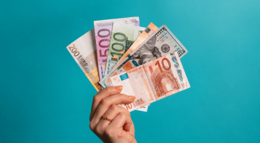 How Much Money Should You Start With at an Online Casino