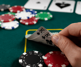 How Online Blackjack Tournaments Differ From Poker Tournaments